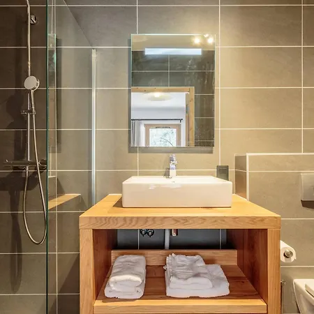 Appart De Luxe Pour 8 Pers Avec Terrasse, Piscine Et Spa, Pres Des Pistes Et Des Commerces - Fr-1-638-21 Apartment