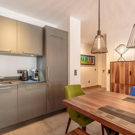 Appart De Luxe Pour 8 Pers Avec Terrasse, Piscine Et Spa, Pres Des Pistes Et Des Commerces - Fr-1-638-21 Apartment La Plagne